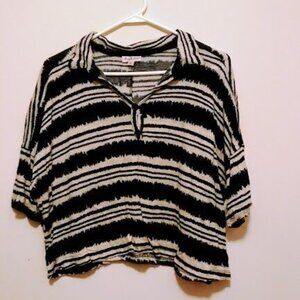 Fiona & Purple size large juniors half shirt navy blue and white